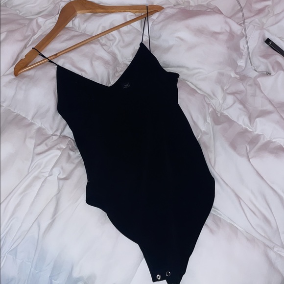 ✨ Plunge Dressy Bodysuit - Picture 4 of 9